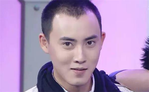 面相看桃花运怎么看 长虎牙的男人桃花运是怎样的