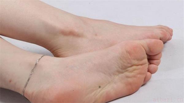 脚底有痣是什么意思 女人脚踏一星是什么命
