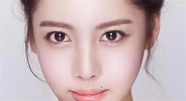 女人左嘴角有痣的含义 女人左嘴角有痣是什么意思