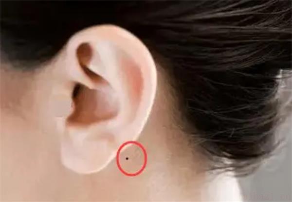 耳朵后部有痣代表什么 耳朵后部有痣家境如何