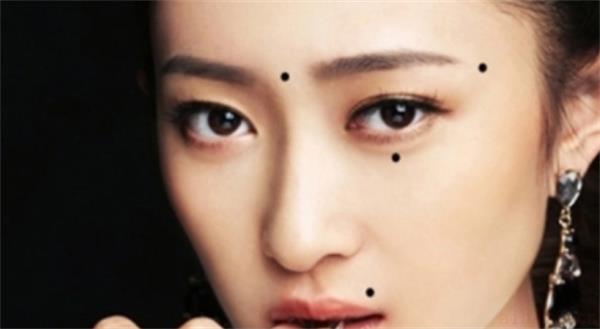 女人哪个部位长痣非富即贵女人五处有痣是富贵痣