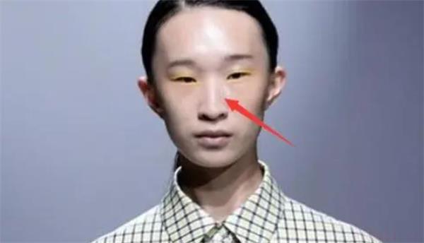 塌鼻子面相运势怎么样 塌鼻梁的人是什么性格